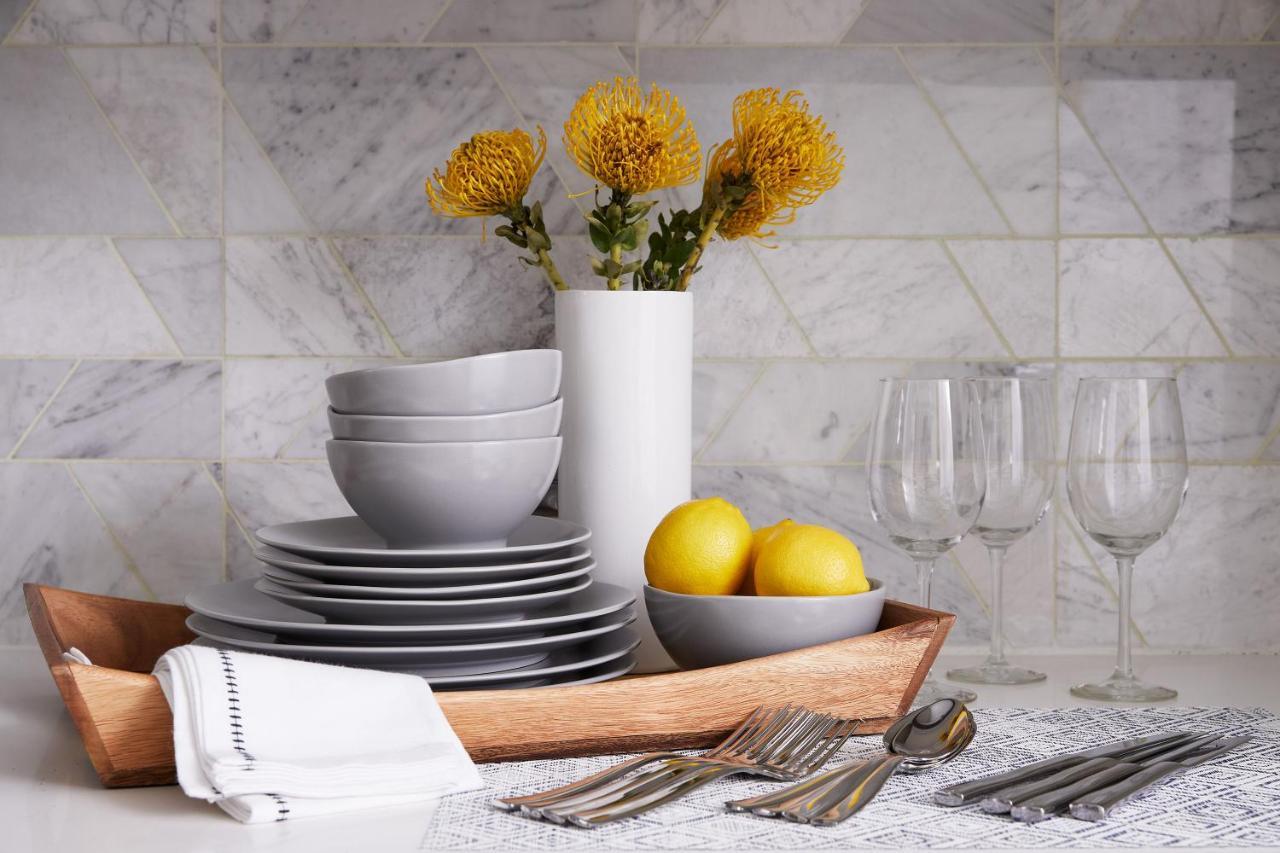 Sentral Michigan Avenue Aparthotel ชิคาโก ภายนอก รูปภาพ Dinnerware