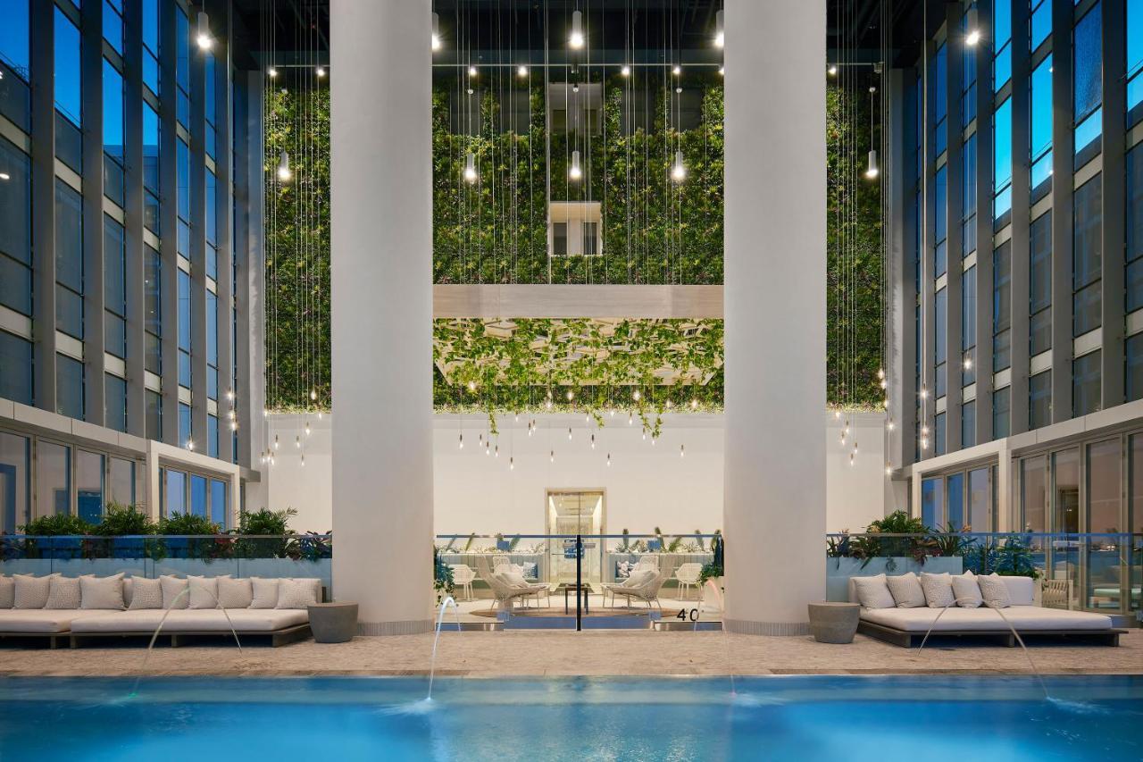 Sentral Michigan Avenue Aparthotel ชิคาโก ภายนอก รูปภาพ The pool at the Ritz-Carlton, Melbourne