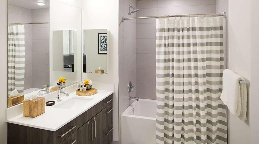 Sentral Michigan Avenue Aparthotel ชิคาโก ภายนอก รูปภาพ A shower curtain