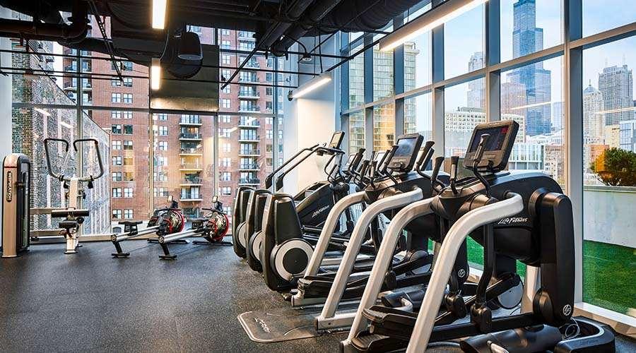 Sentral Michigan Avenue Aparthotel ชิคาโก สิ่งอำนวยความสะดวก รูปภาพ The gym at The Standard East Village
