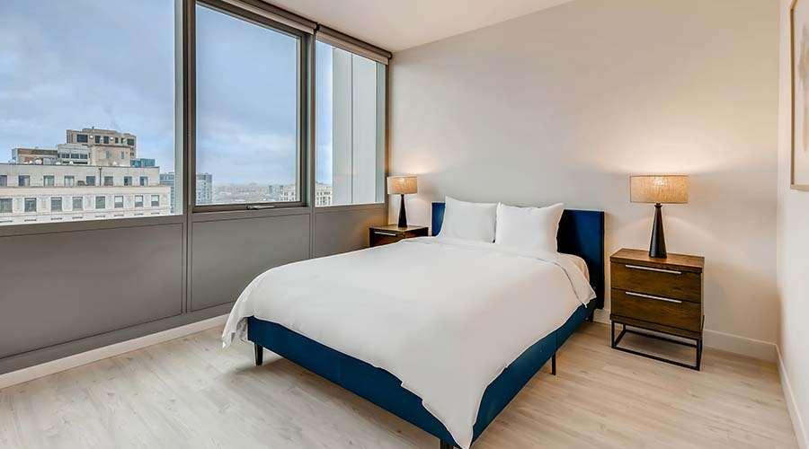 Sentral Michigan Avenue Aparthotel ชิคาโก ห้อง รูปภาพ A bedroom at the hotel